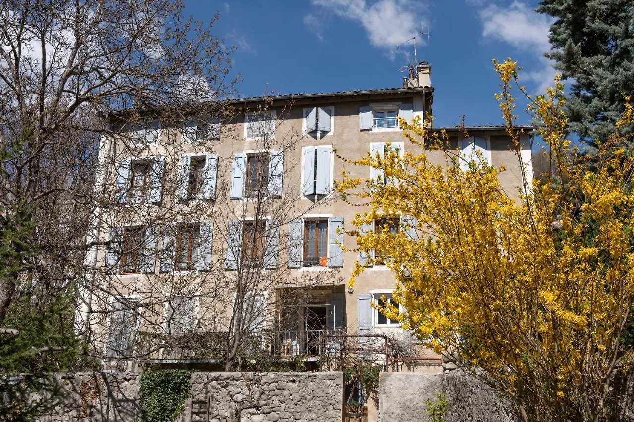 Appartement T3 63M2 - L'Atypique Et Son Jardin De 350M2 Au Coeur De Digne 0*, Digne-les-Bains France